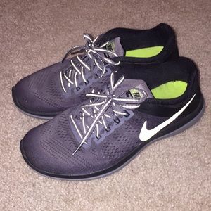 Nike 2016 Flex Run Sneaker